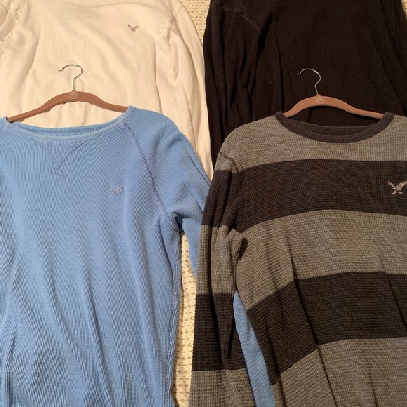 Like new long sleeve American eagle Henley’s - Picture 2 of 3